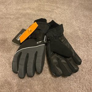 NEW Champion ski gloves size 4-7